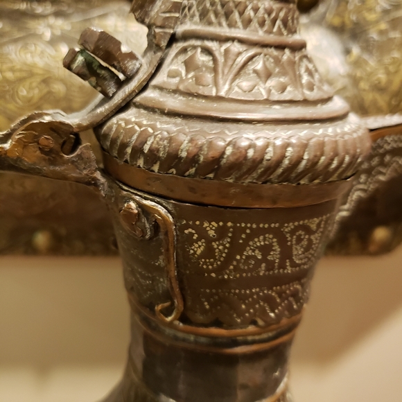 Antique brass and copper middle eastern tea pot. - Picture 8 of 9